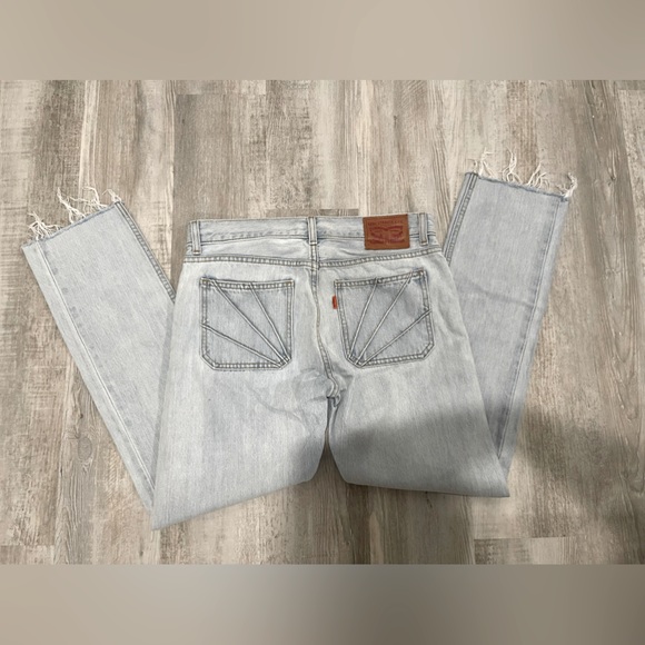 Levi’s Jeans - Picture 2 of 3